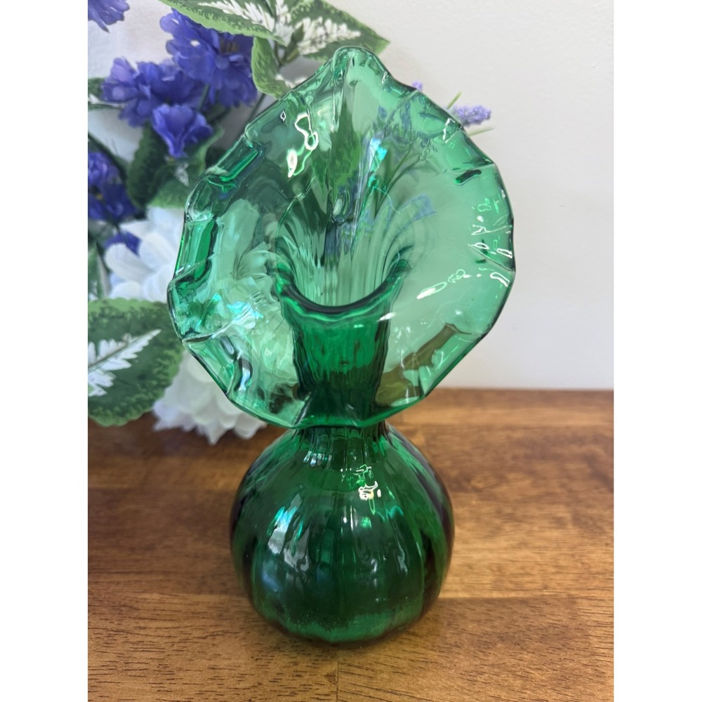 Vintage Green Jack-in-the-Pulpit Glass Vase Hand-Blown Ruffled Rim Decor